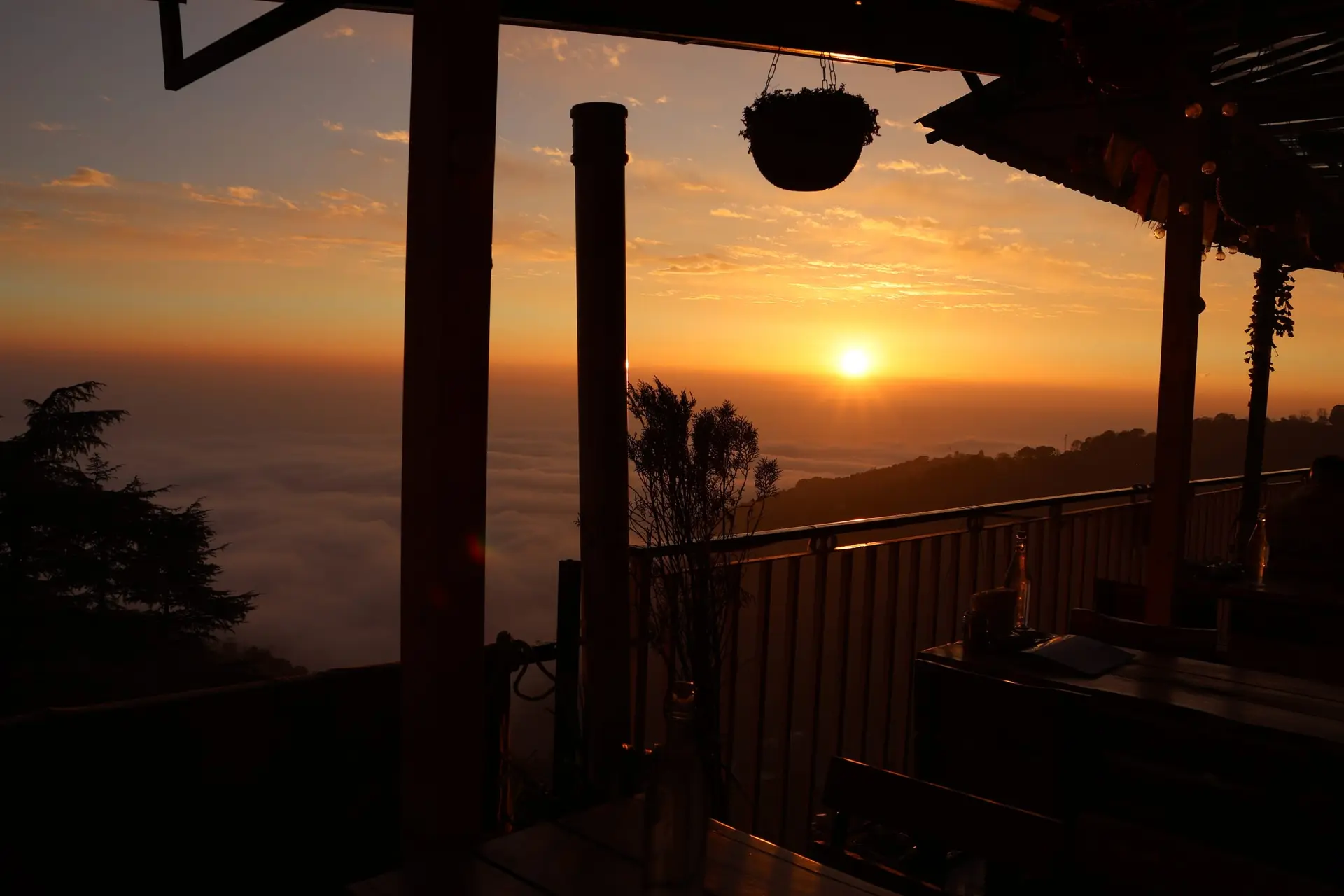 View N Vibe moment 16